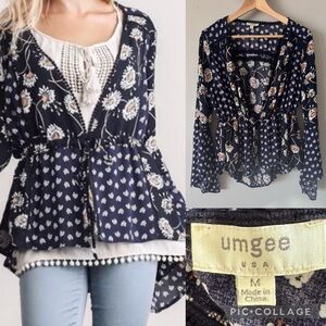 Umgee Navy Floral Bell Sleeve Kimono tie-front Cardigan blouse Medium